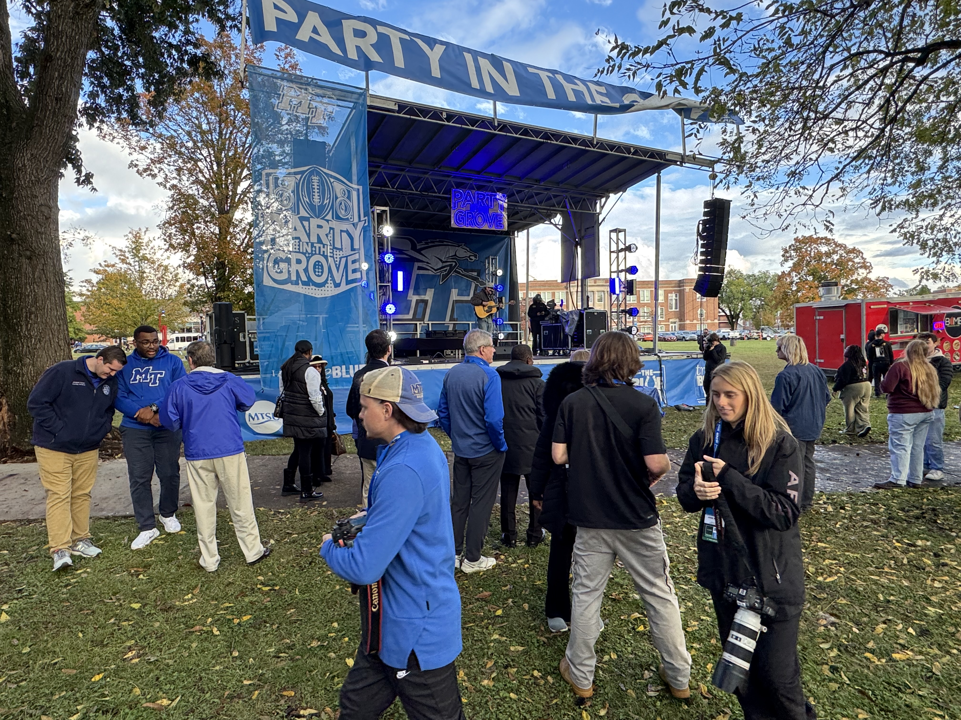 Turning the corner at Peck: MTSU’s Walnut Grove pre-game w/ Medium Build